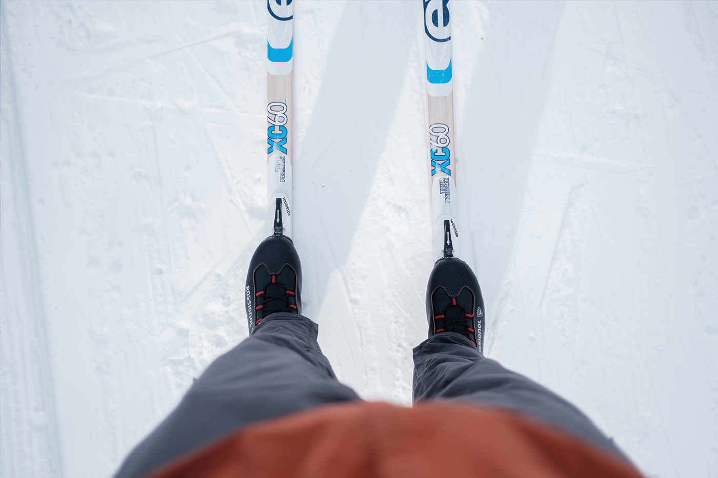 Vi slipar och vallar dina skidor efter behov och säsong.
